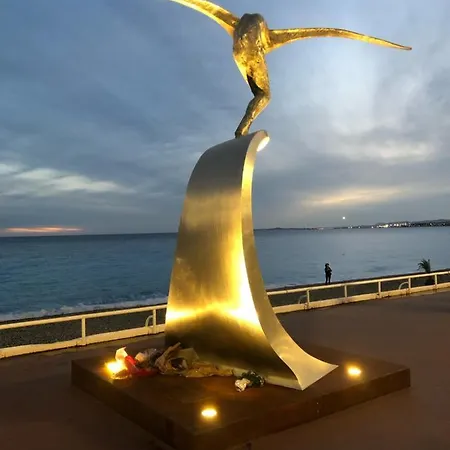 Fully Equipped For 3, Near Negresco