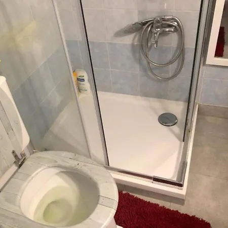 Fully Equipped For 3, Near Negresco شقة *