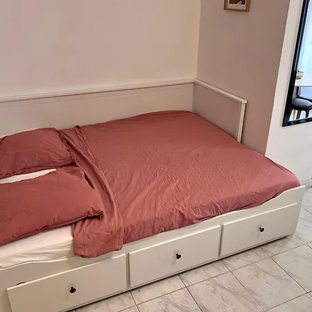 Fully Equipped For 3, Near Negresco شقة