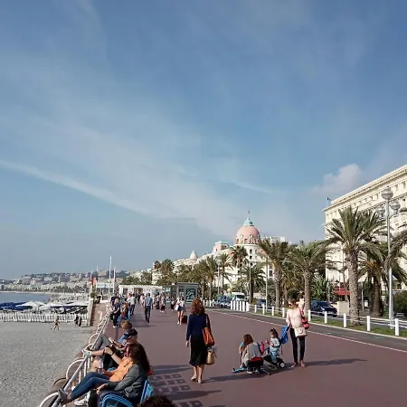 Fully Equipped For 3, Near Negresco * Niza