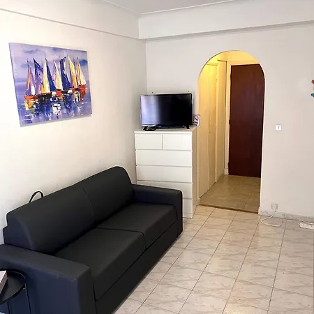 Fully Equipped For 3, Near Negresco Nicea