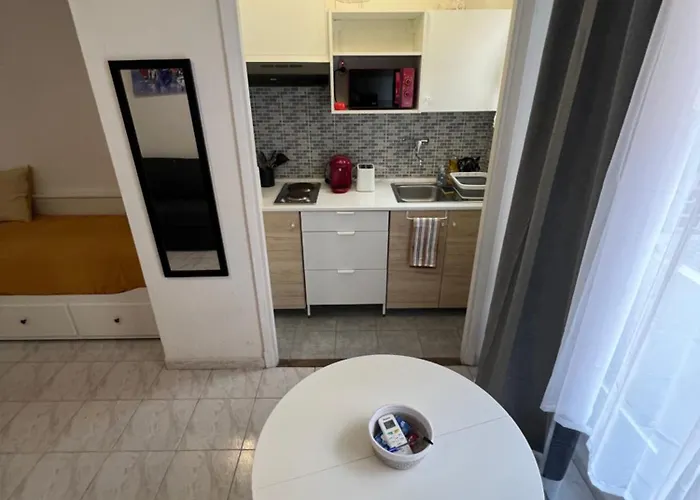 Fully Equipped For 3, Near Negresco
